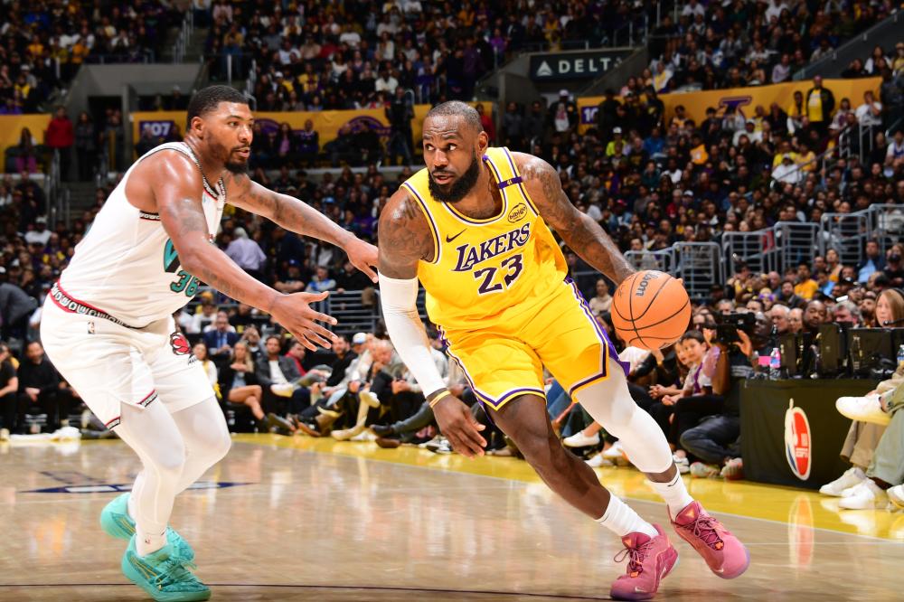 世界中坚持 世界中坚持