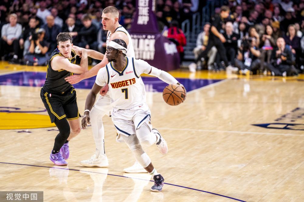 令现场球迷 令现场球迷