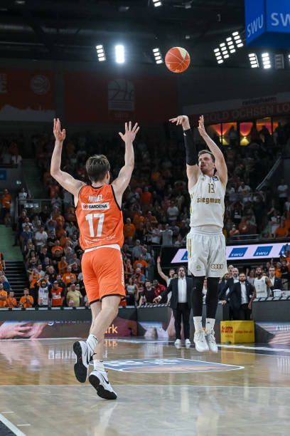 帮助球队保 帮助球队保