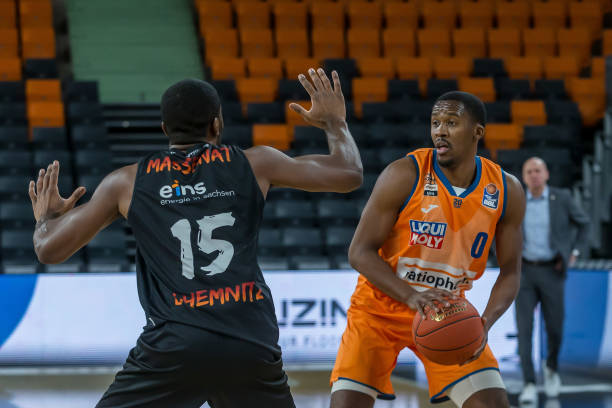 会环境中 会环境中